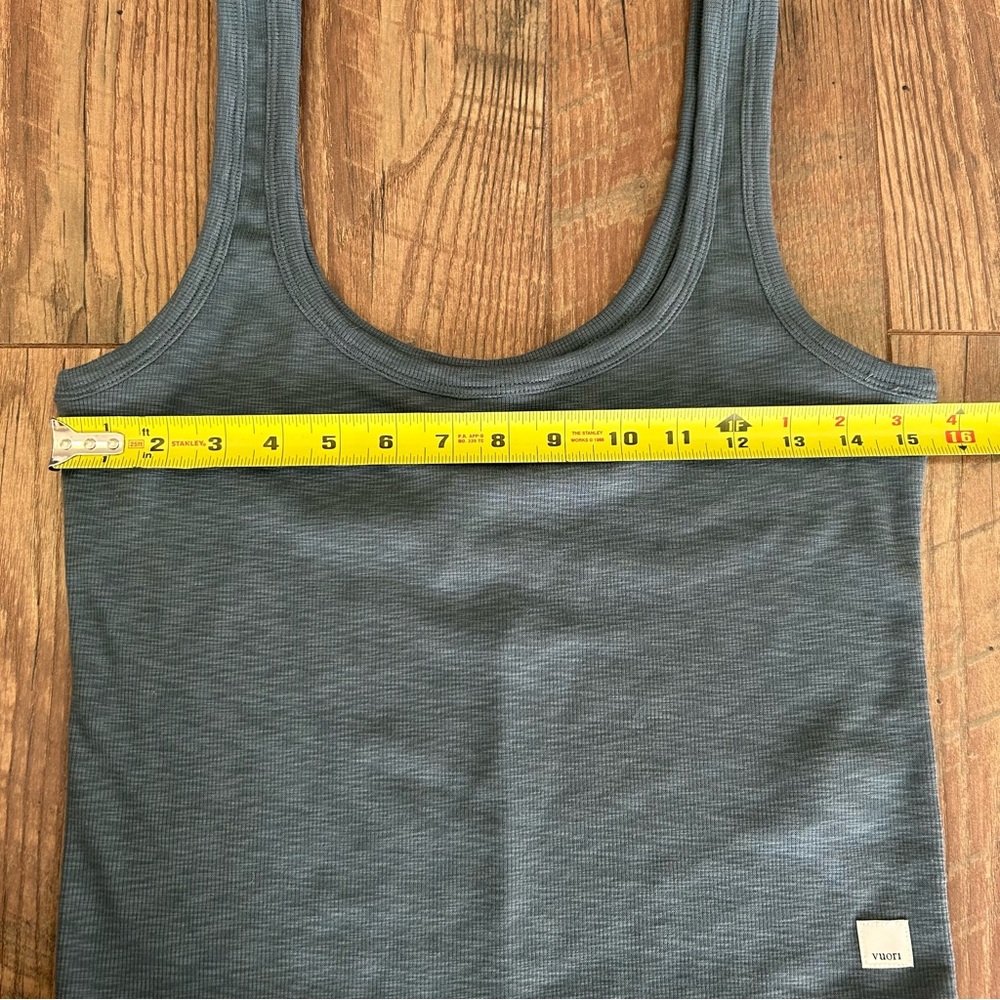 Vuori Sun Rise Crop Tank Top Medium - Picture 4 of 8